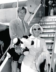 Dorothy Squires and Roger Moore.JPG-pwrt3